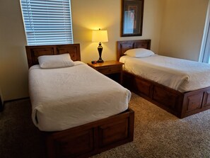 2 habitaciones, tabla de planchar con plancha y wifi gratis