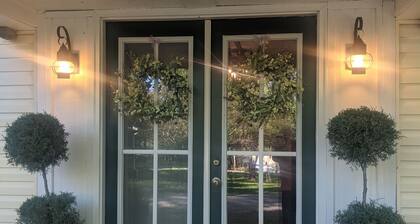 Bell Buckle Guest House; Daffodil Belle