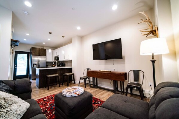 Apartment (2 Bedrooms) | Living room