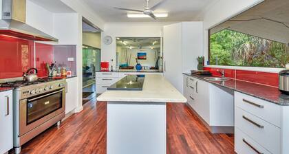 Tropisches Bambushaus