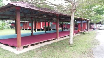 Children’s play area – outdoor