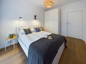 1 bedroom, iron/ironing board, WiFi, bed sheets - Modern apartment in Krakow | Parking | Close to the train station (Kraków)