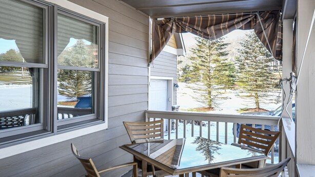 House, Multiple Beds, Fireplace | Balcony - Make S'more Memories (Oakland)