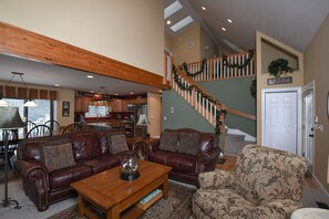 House, Multiple Beds, Fireplace | Living room | 42-inch TV with cable channels, fireplace - Make S'more Memories (Oakland)