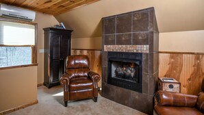 House, Multiple Beds, Fireplace | Bed sheets - Make S'more Memories (Oakland)