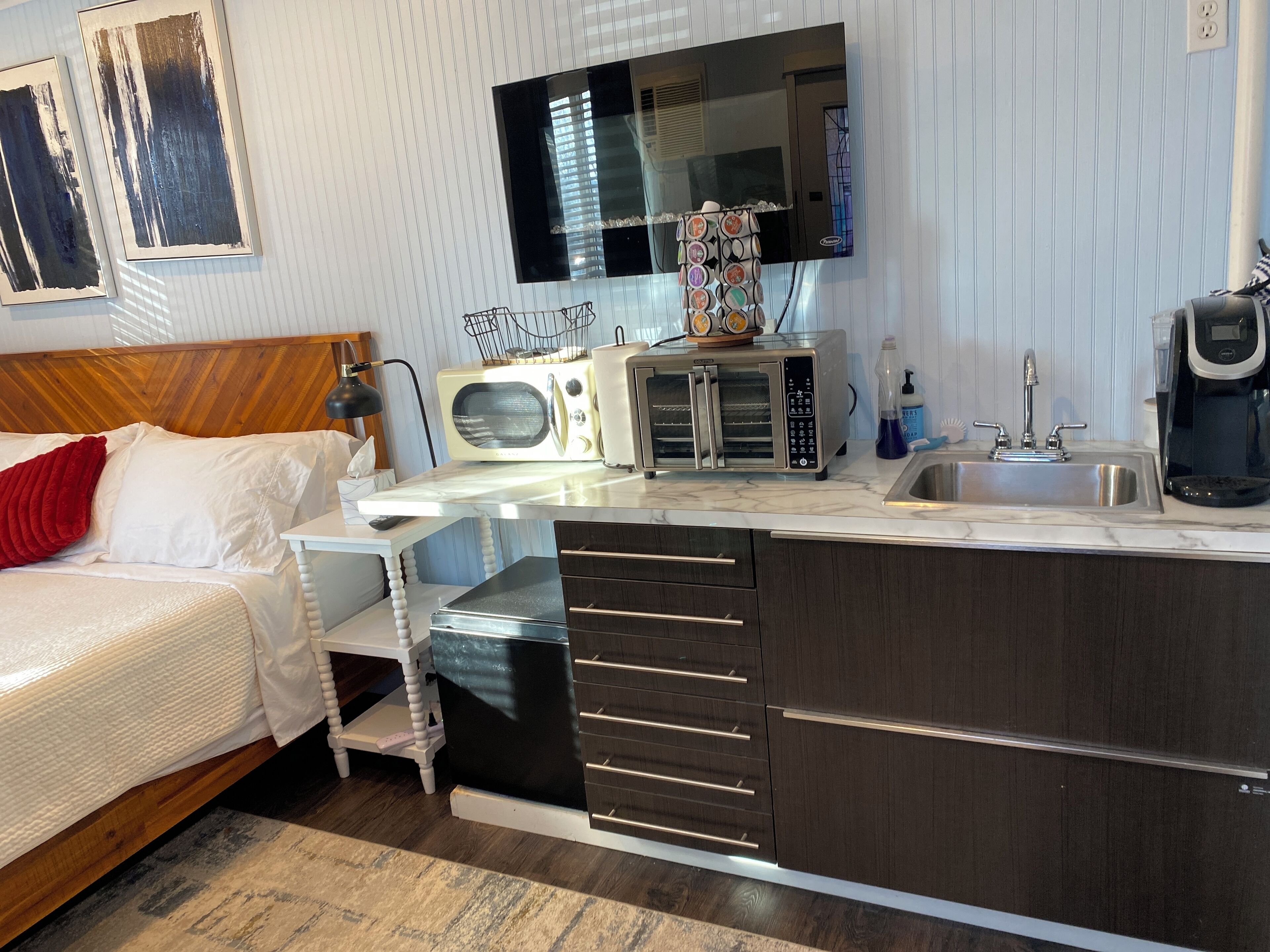 3 bedrooms, desk, iron/ironing board, WiFi