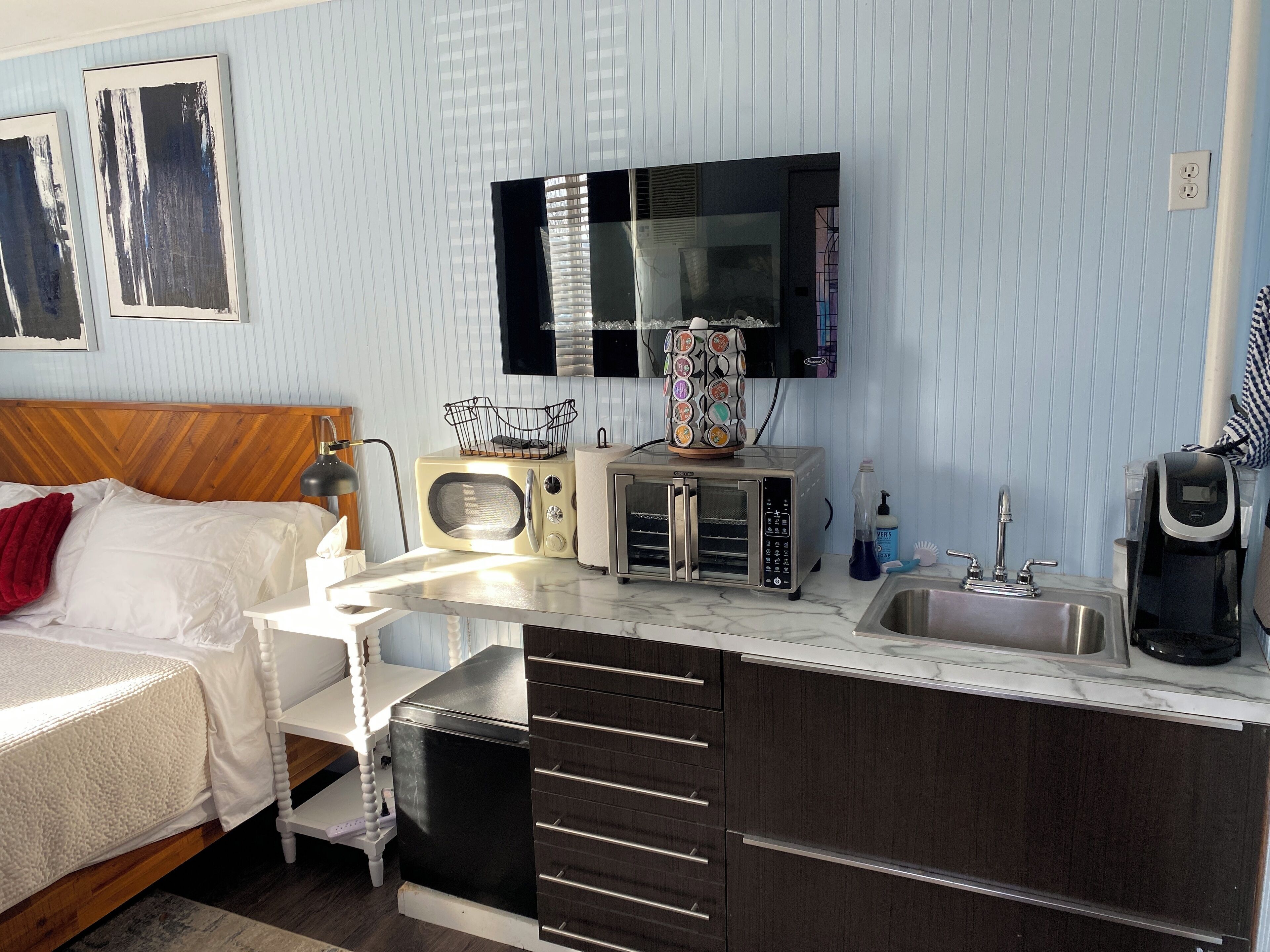 3 多间卧室、办公桌、熨斗/熨衣板、收费 WiFi