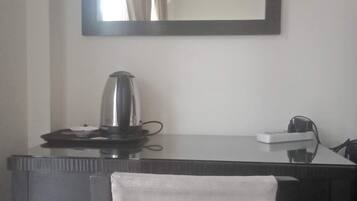 Individually furnished, desk, free WiFi