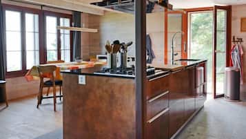 Kühlschrank, Mikrowelle, Ofen, Geschirrspüler