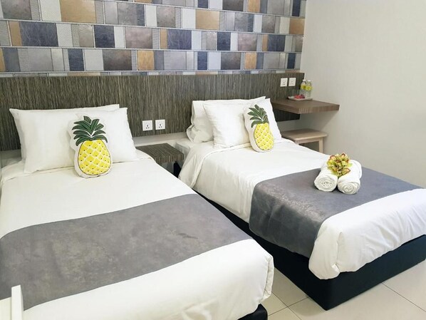 Deluxe Twin Room | Desk, soundproofing, iron/ironing board, free WiFi - Tas 96 Inn (Kuantan)