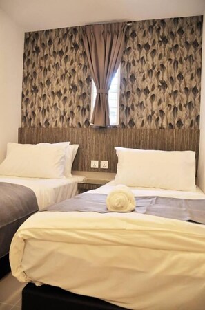 Desk, soundproofing, iron/ironing board, free WiFi - Tas 96 Inn (Kuantan)