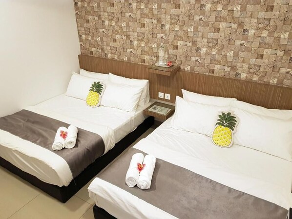 Desk, soundproofing, iron/ironing board, free WiFi - Teruntum 96 Guesthouse (Kuantan)