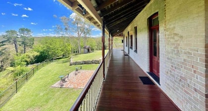 Linden Lodge | Historic 1870's Lodge, 6 Bedrooms, Large Groups, Pizza Oven, BBQ, Pets, Views