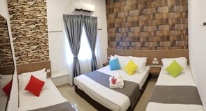 Phòng 4 Premium | Bàn, phòng cách âm, bàn ủi/dụng cụ ủi quần áo 