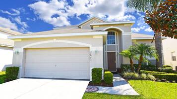 Family Villa, 6 Bedrooms, Private Pool | Terrace/patio