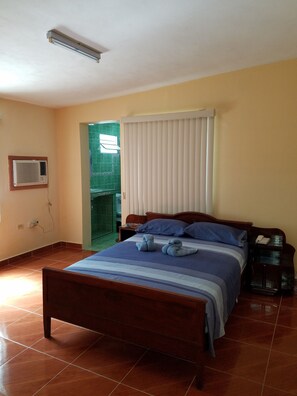 Een minibar, een kluis op de kamer, individueel gedecoreerd