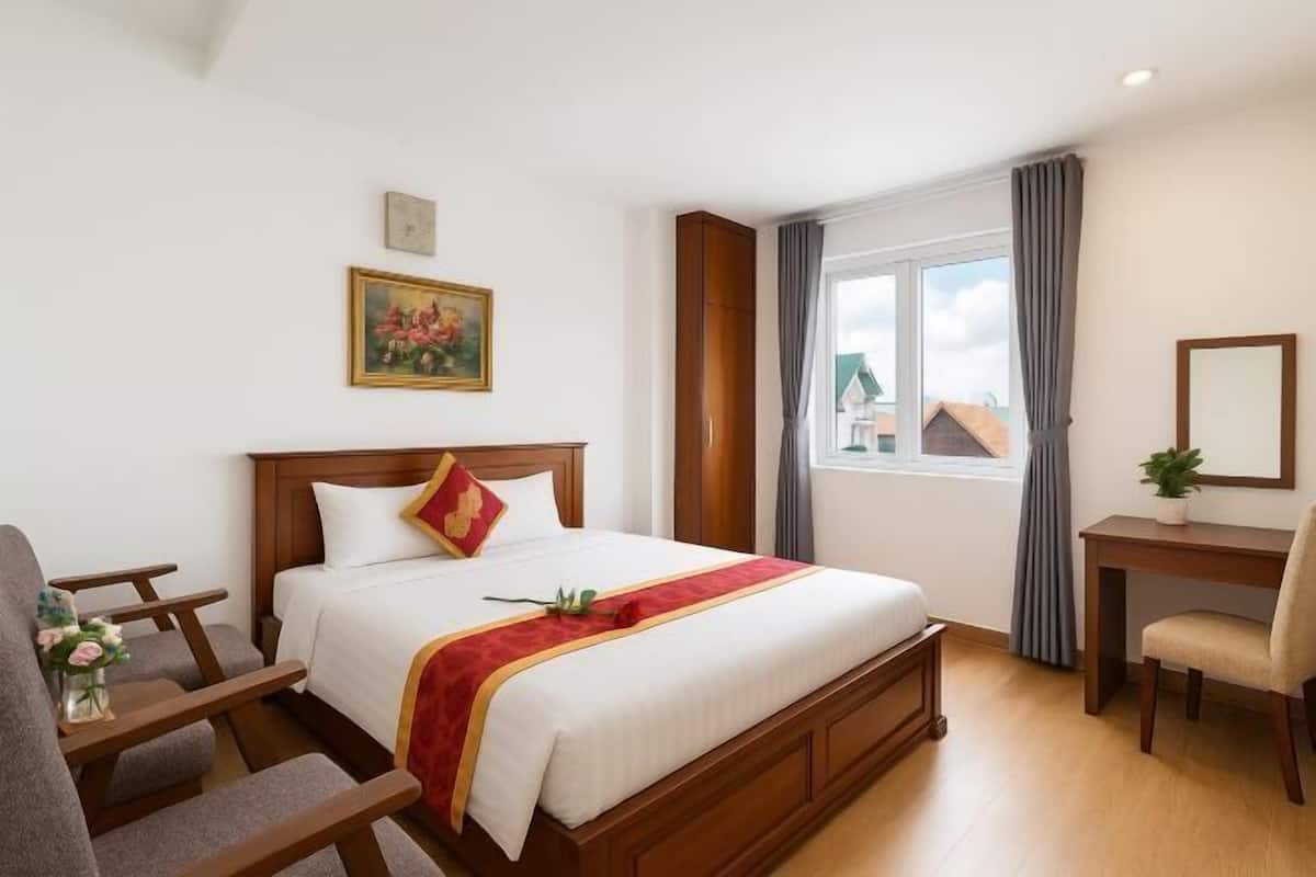 Minibar, escritorio, espacio para trabajar con laptop y wifi gratis