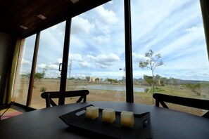 Loft panorámico (Casa Nube) | Servicio de comidas en la habitación