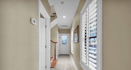 Spacious house just minutes from the beach and downtown