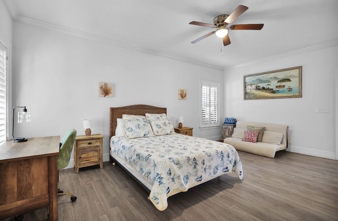 3 bedrooms, desk, iron/ironing board, free WiFi