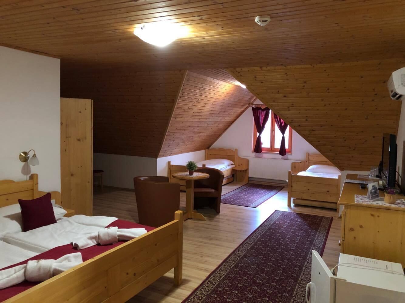 Klassieke vierpersoonskamer | Een minibar