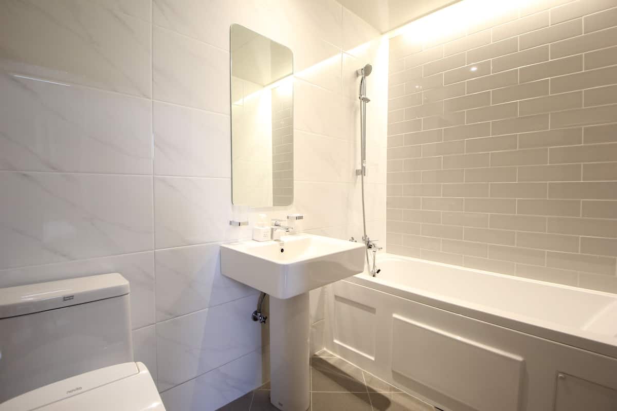 suite | bathroom | free toiletries, hair dryer, slippers, bidet