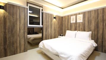 Standard Room | Minibar (free items), desk, laptop workspace, blackout drapes