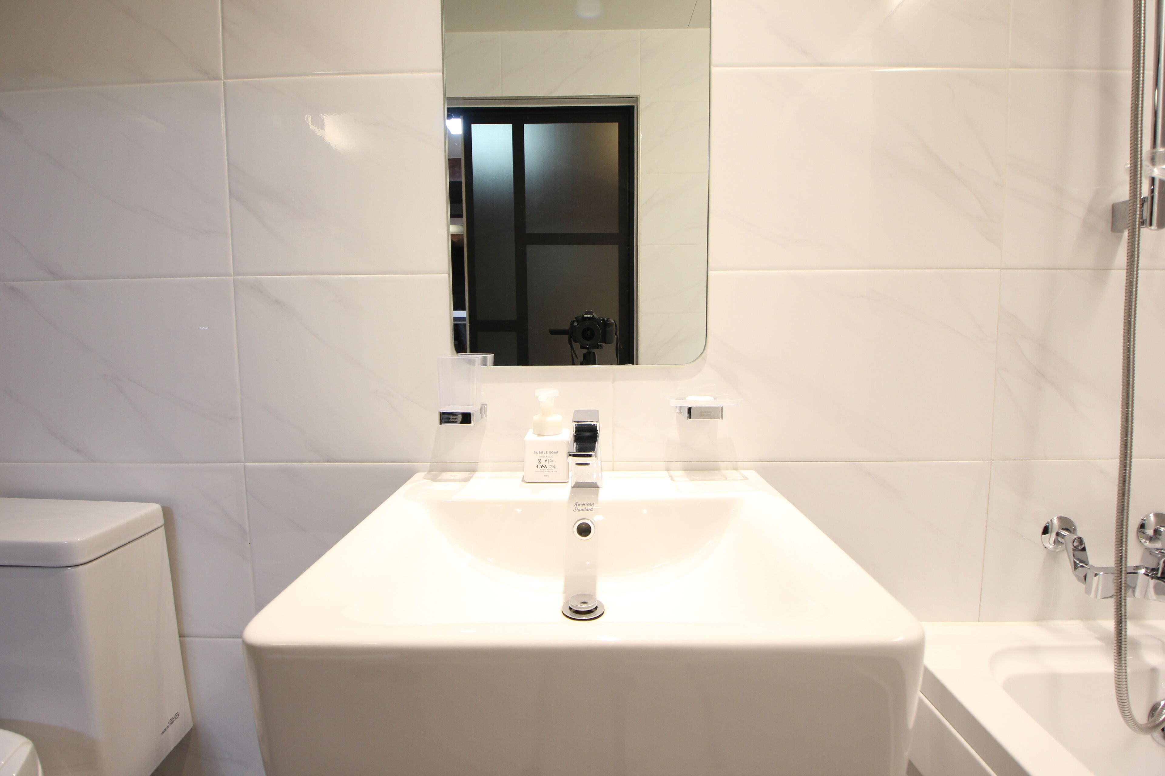 suite | bathroom sink