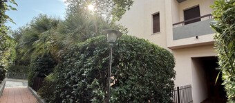 S077 - Sirolo, three-room apartment with garden in the center