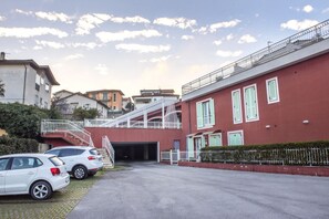 Exterior - S010 - Sirolo, new three-room apartment with garden (Sirolo)