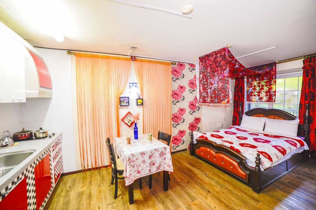 基础客房 (Garnet) | 1 多间卧室、免费 WiFi