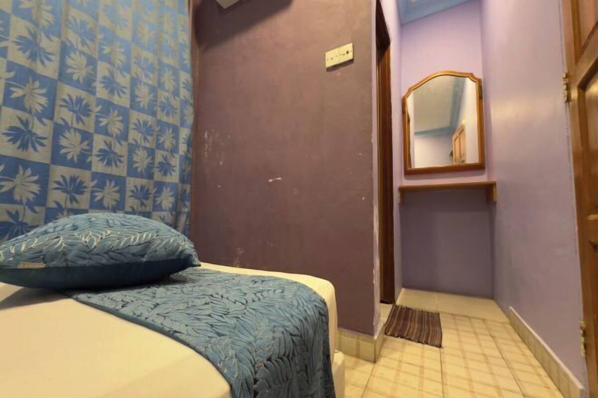 Desk, iron/ironing board, free WiFi