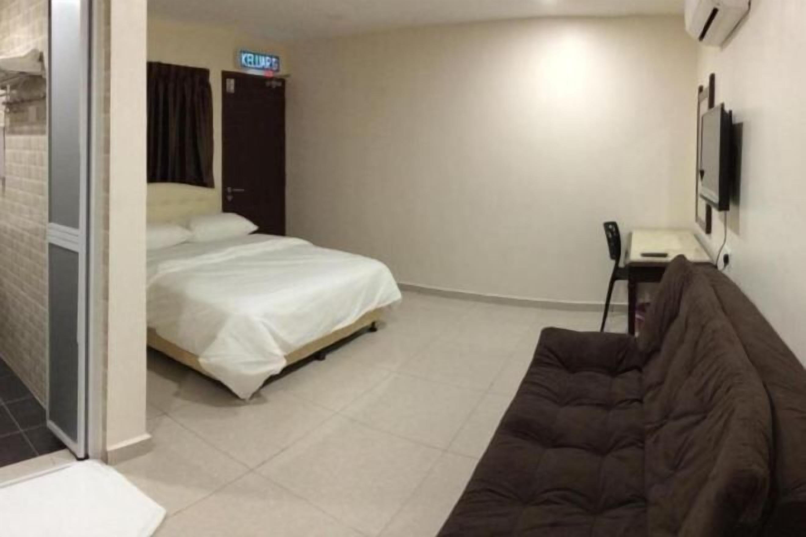 Desk, iron/ironing board, free WiFi