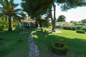 المنطقة المحيطة بالمنشأة