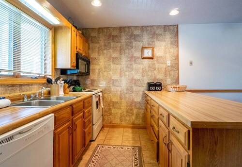 Deerfield Village 134 - Community Pool, Fire Pit &