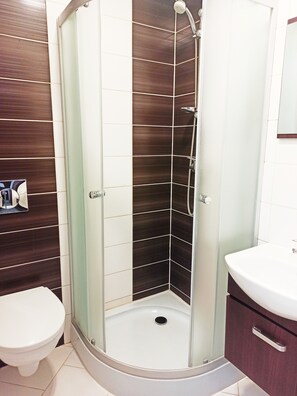 Shower, towels