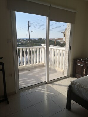 2 habitaciones, tabla de planchar con plancha y wifi 