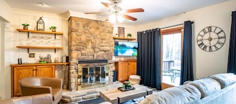 Bear Hug Inn - 74 Lower Lane
Bear Hug Inn - Pet Friendly, Wood Fireplace