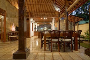 Villa, 2 Bedrooms | Living area