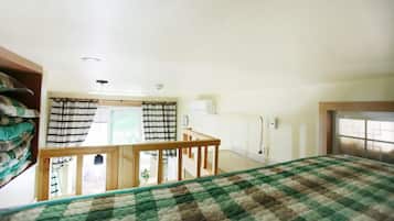 Beige Room | 1 bedroom, free WiFi