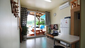 ห้องพัก (Beige) | บริเวณนั่งเล่น