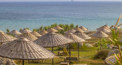 Sukha Inn Otel & Beach