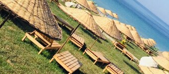 Sukha Inn Otel & Beach