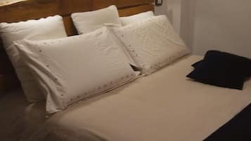 1 bedroom, iron/ironing board, WiFi