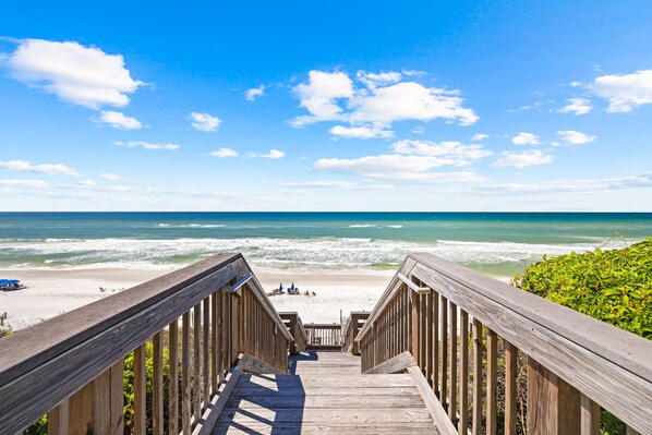 On the beach - Gulf Front Paradise w/Panoramic Views | Pool & Beach Moments Away | 4 Bikes (Seacrest Beach West)
