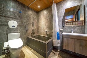 Bruser, gratis toiletartikler, hårtørrer, hjemmesko