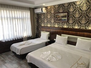 Premium bedding, minibar, in-room safe, desk - Elit Palace Hotel (Istanbul)
