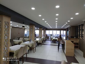 Free daily buffet breakfast - Elit Palace Hotel (Istanbul)