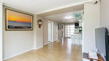 Superior Room (Hae-Neom-Ee) | Living area | Heated floors