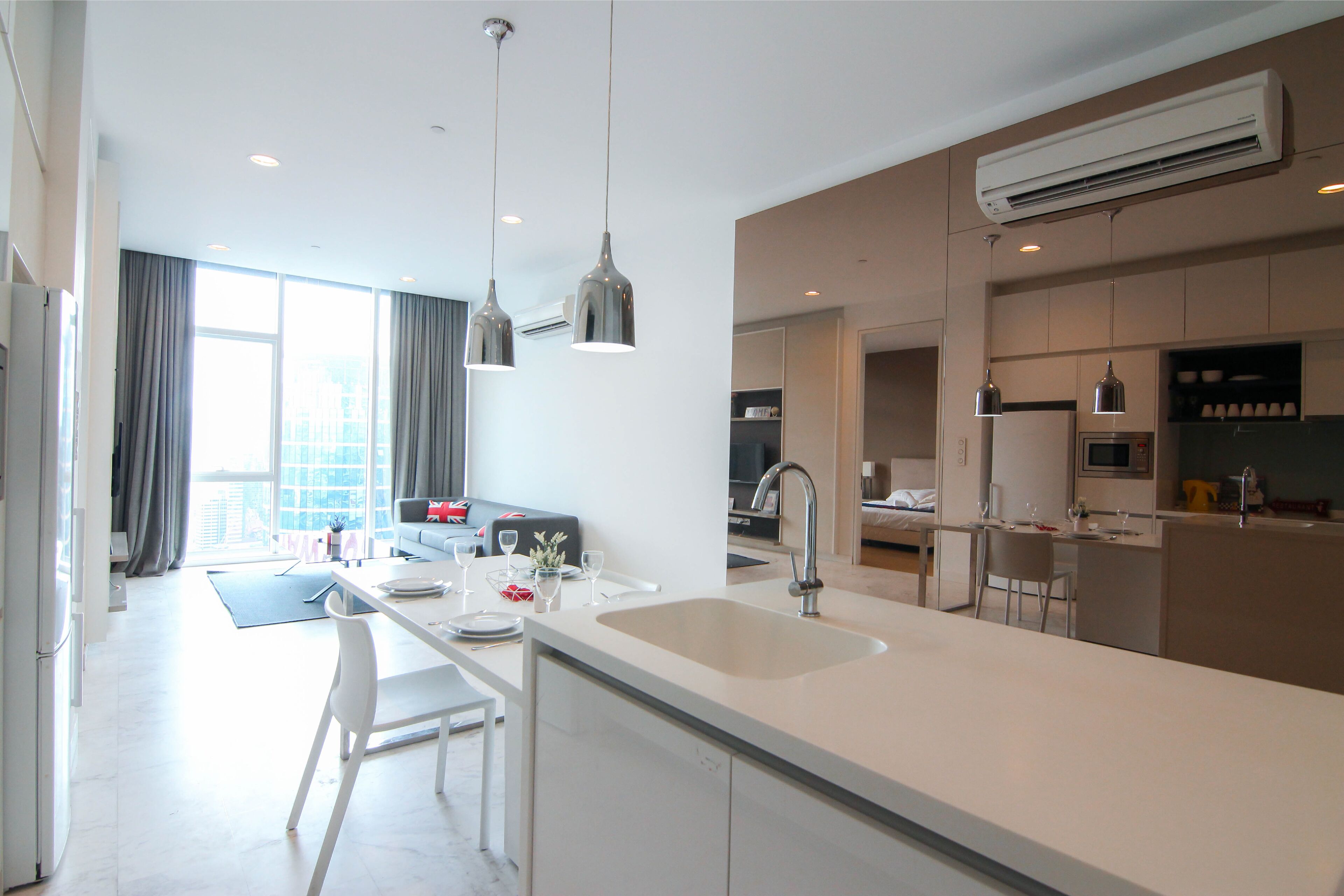 Premier Apartment, 2 Bedrooms | Dapur kecil peribadi | Peti sejuk, ketuhar gelombang mikro, dapur, cerek elektrik 